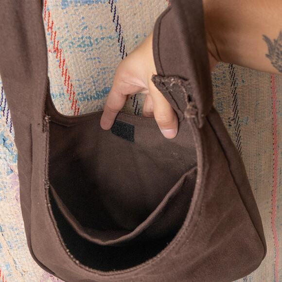 Upcycled handmade carhartt sling bag - Picture 5 of 6